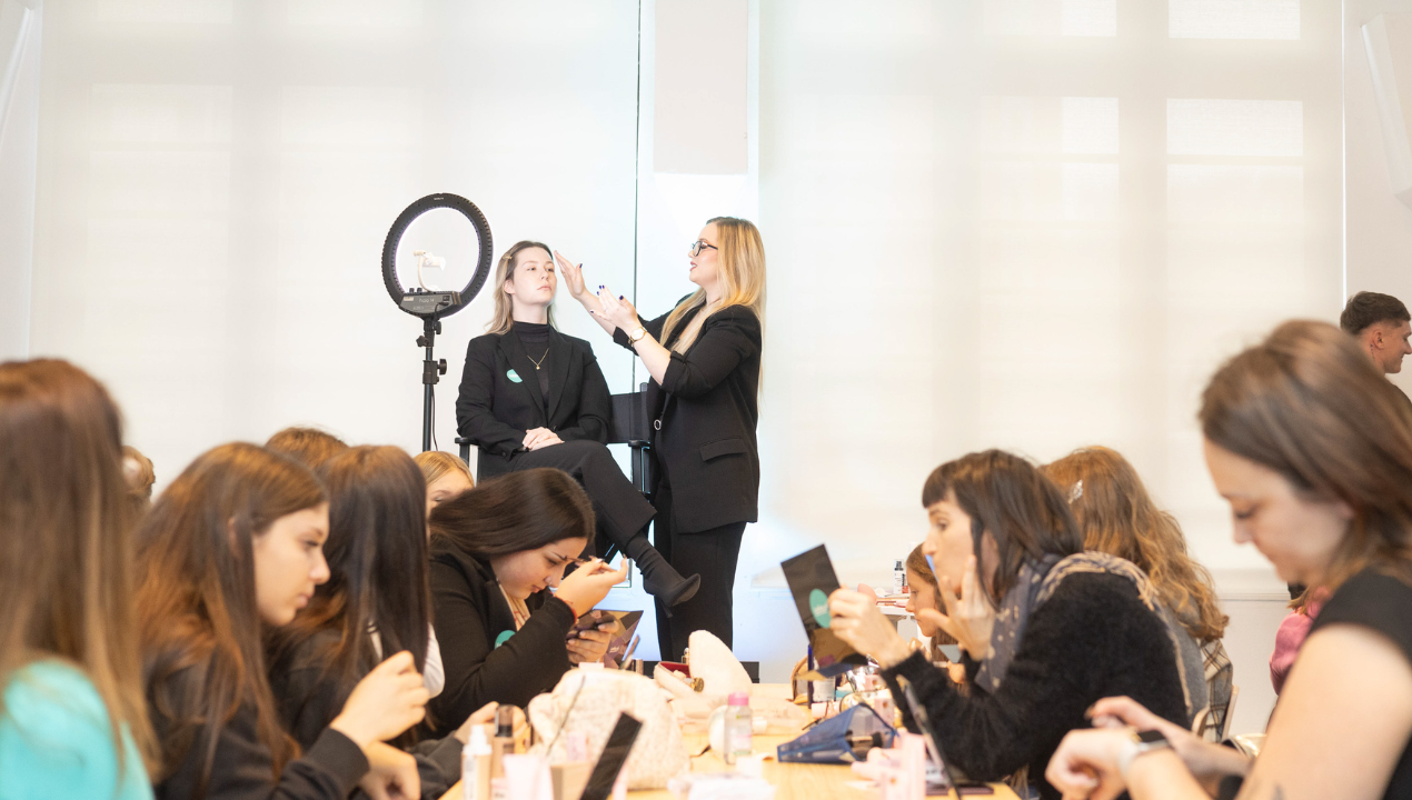 Mladi v Centru Rog pokazali, da za učenje ni nikoli prepozno