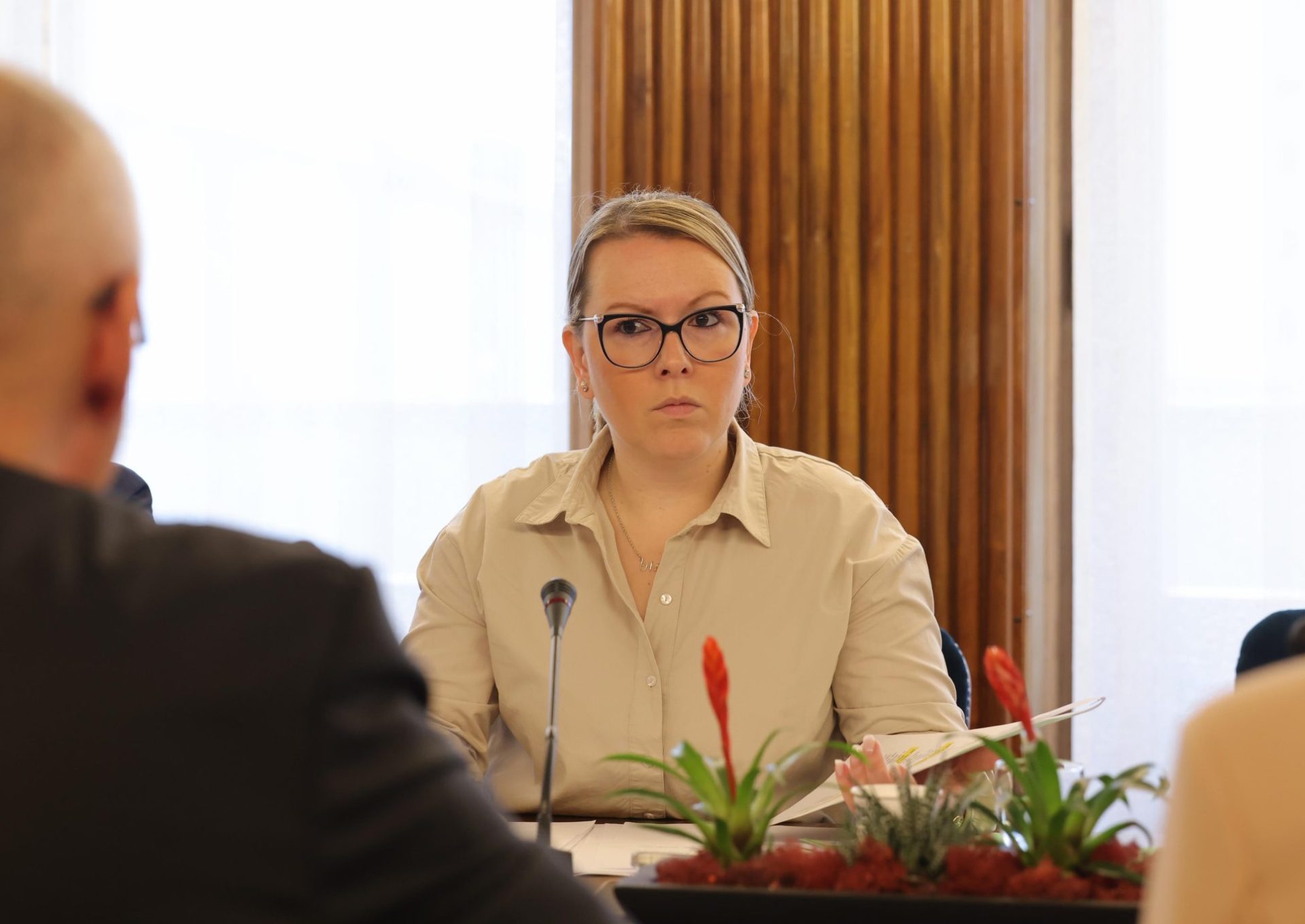 Premier Golob kljub zapletu vztraja pri ministrski kandidaturi Čalušić