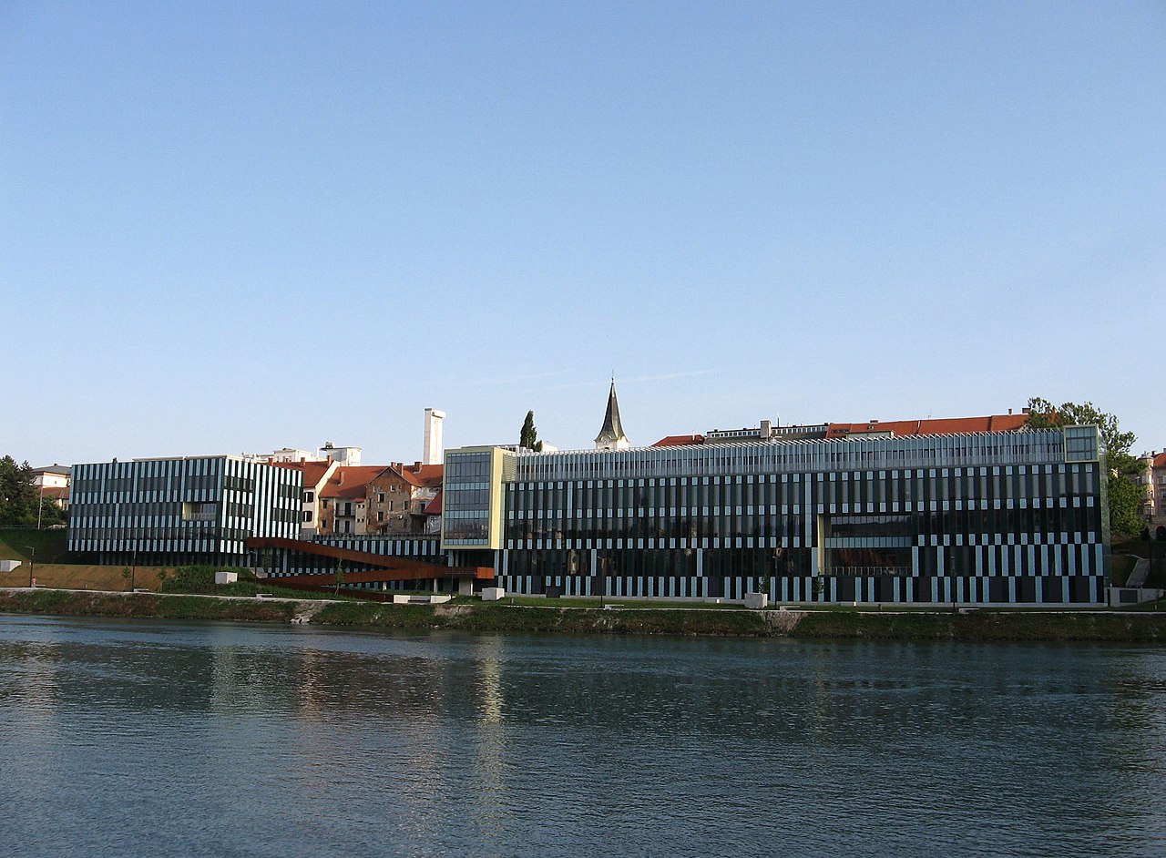 Golob napoveduje novo medicinsko fakulteto, a že prvi dve imata težave s kadrom
