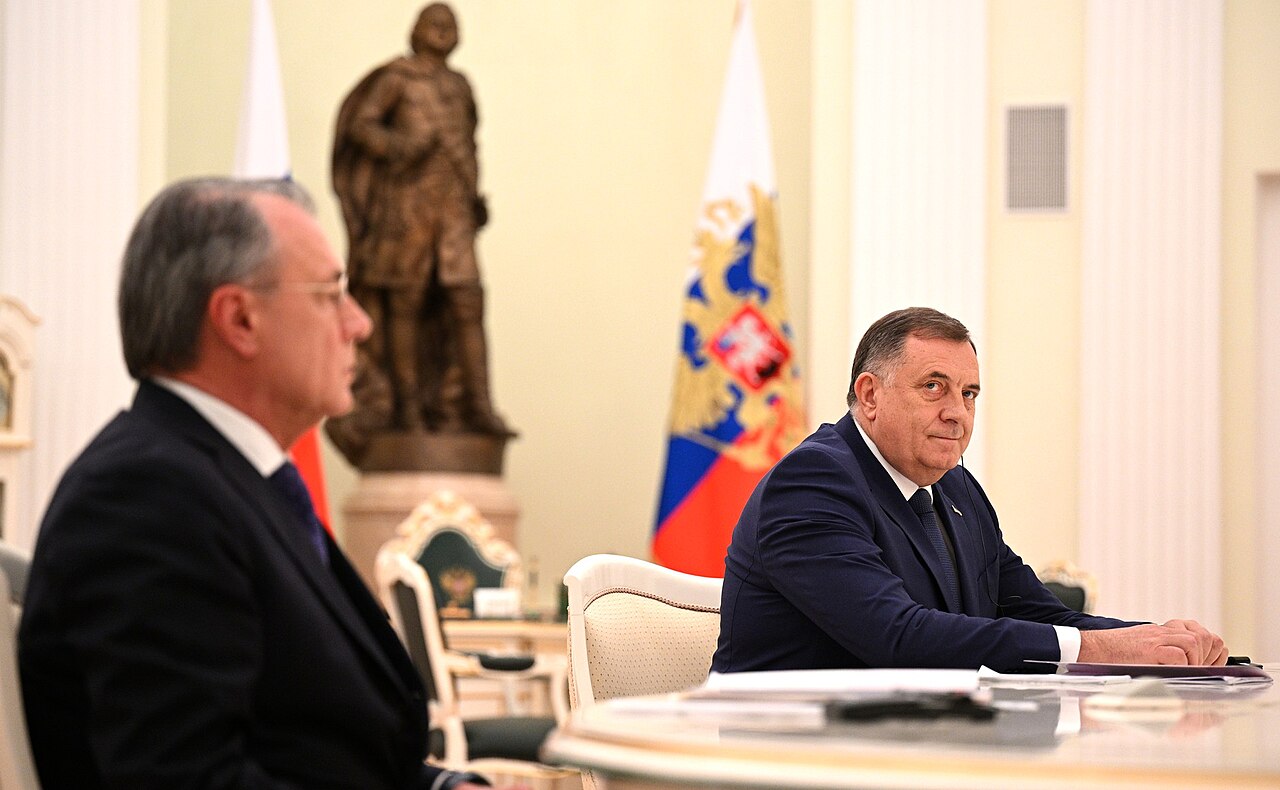 Milorad Dodik mora v zapor