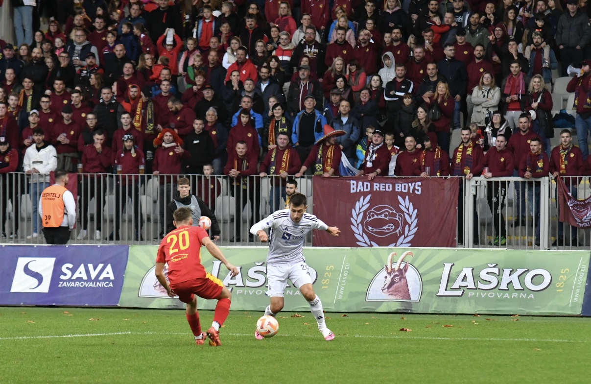 Nogometna senzacija v Jurovskem Dolu: V tamkajšnji športni park prihaja NK Maribor