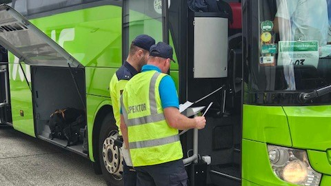 Nezakonita vožnja in kritične napake: Nadzorniki razkrili mračno stran mednarodnih avtobusov