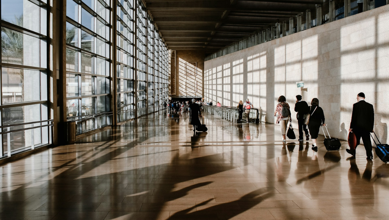 Delo ali študij v tujini? Kaj pa zavarovanje?