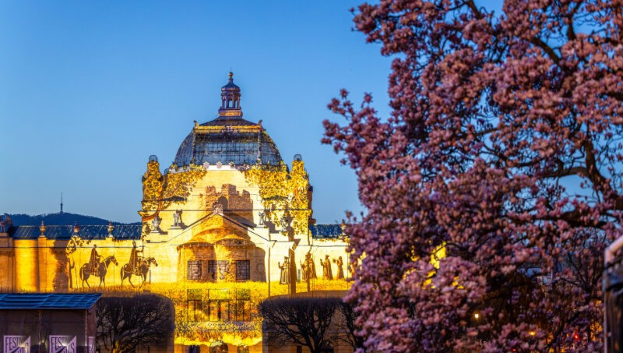 Bližnja prestolnica bo v prihodnjem tednu najlepša, ko se spusti mrak