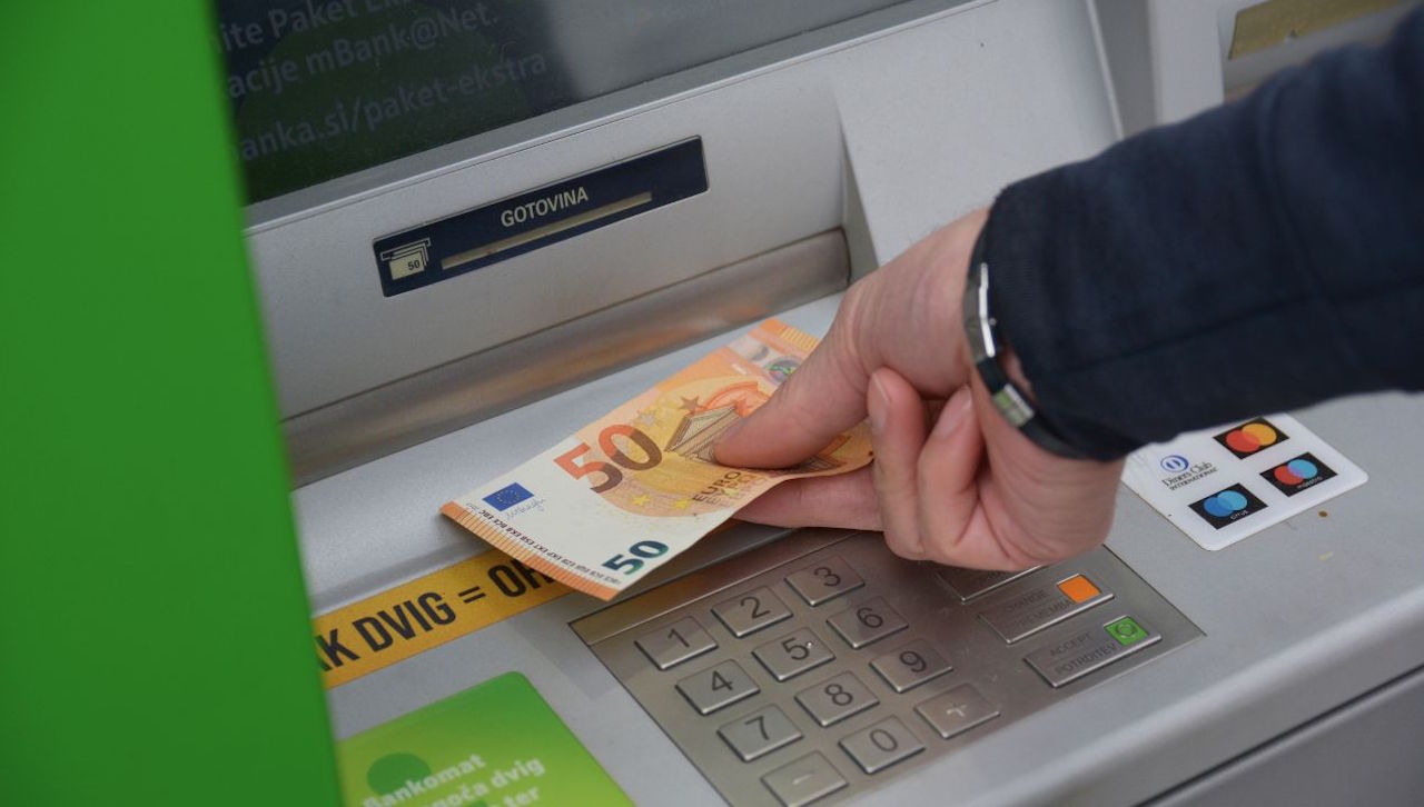 Spletne zlorabe: Zakaj banke molčijo o vračilu denarja?