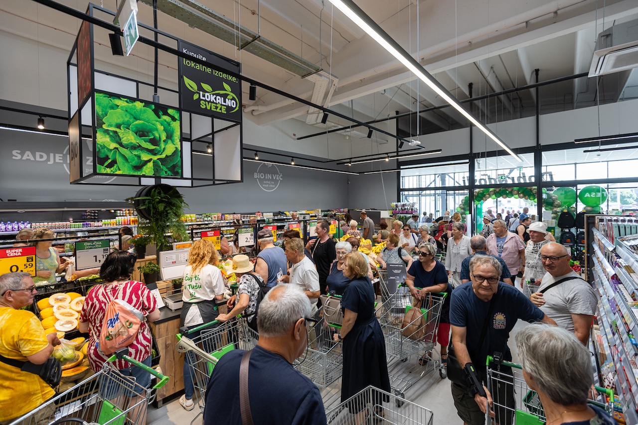 V Radvanju odprli novo prenovljeno trgovino Tuš