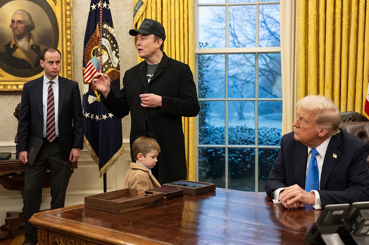 Trump bi rad videl Muska še bolj agresivnega