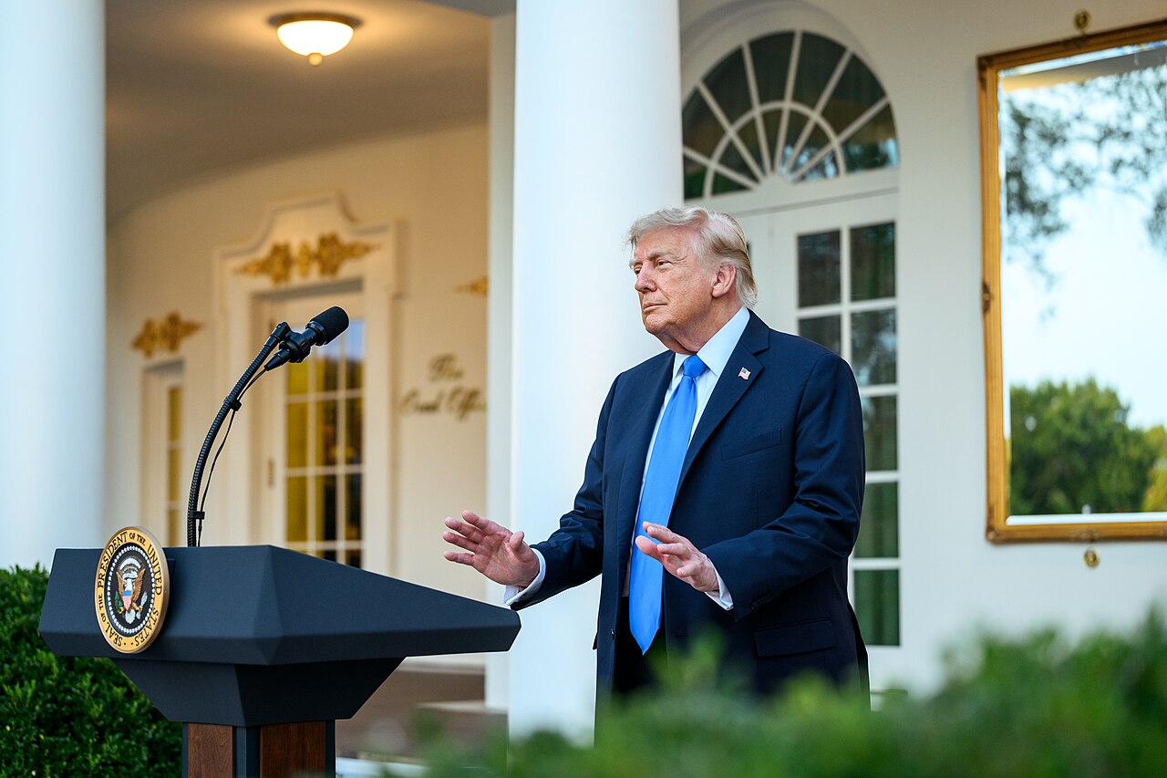 Trump želi preimenovati umetno inteligenco, bo domena .si postala nova zlata jama?