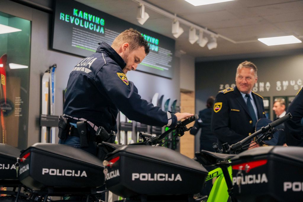 To je novo 'orožje' slovenske policije (in ni, kar mislite)
