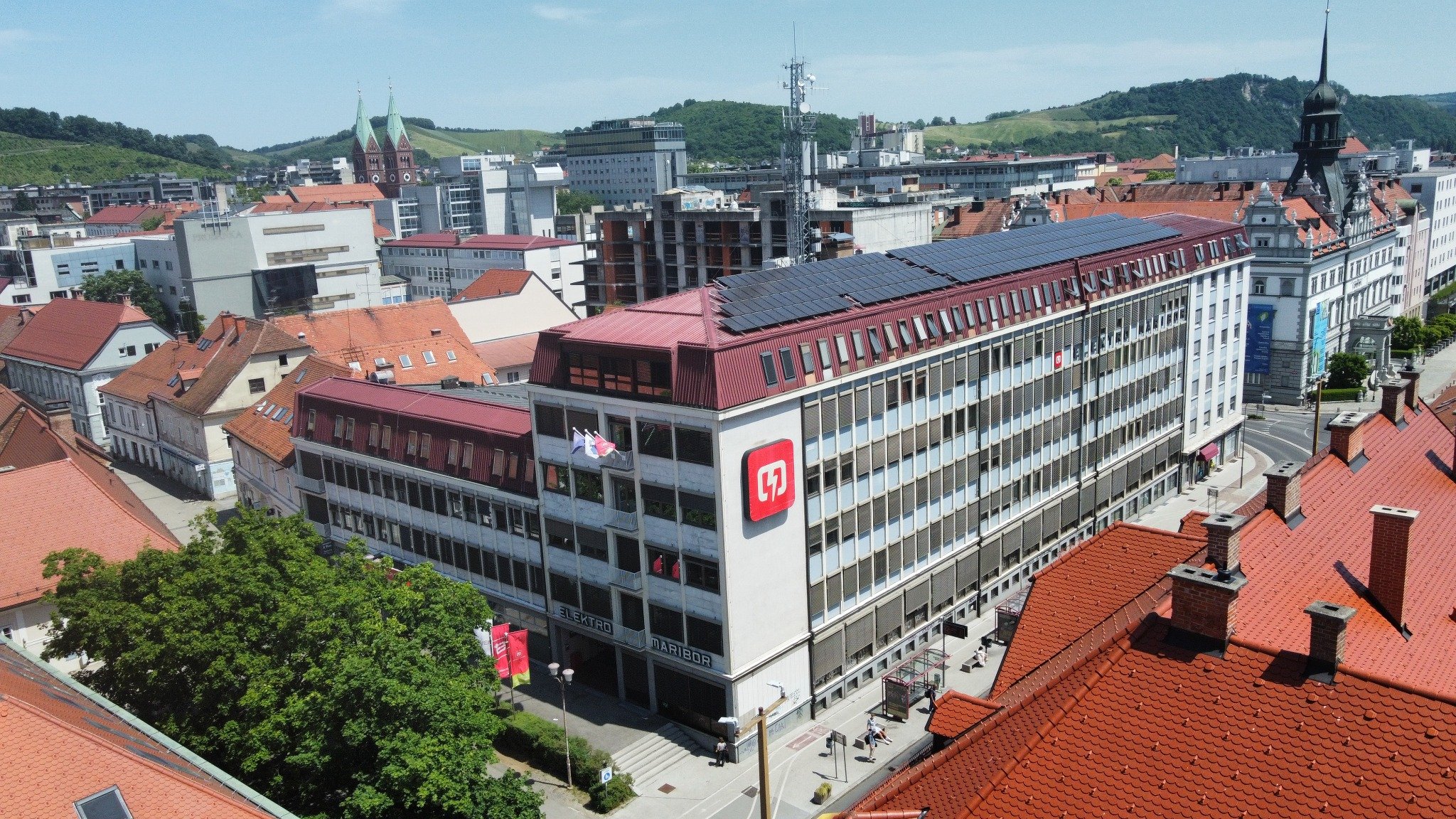 Elektro Maribor tri milijone evrov bilančnega dobička namenil izplačilu dividend