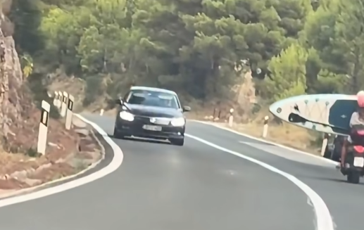 Početje voznice na Hrvaškem razburilo javnost: "Kje je zdaj policija? To ne bi moglo biti bolj noro!" (VIDEO)