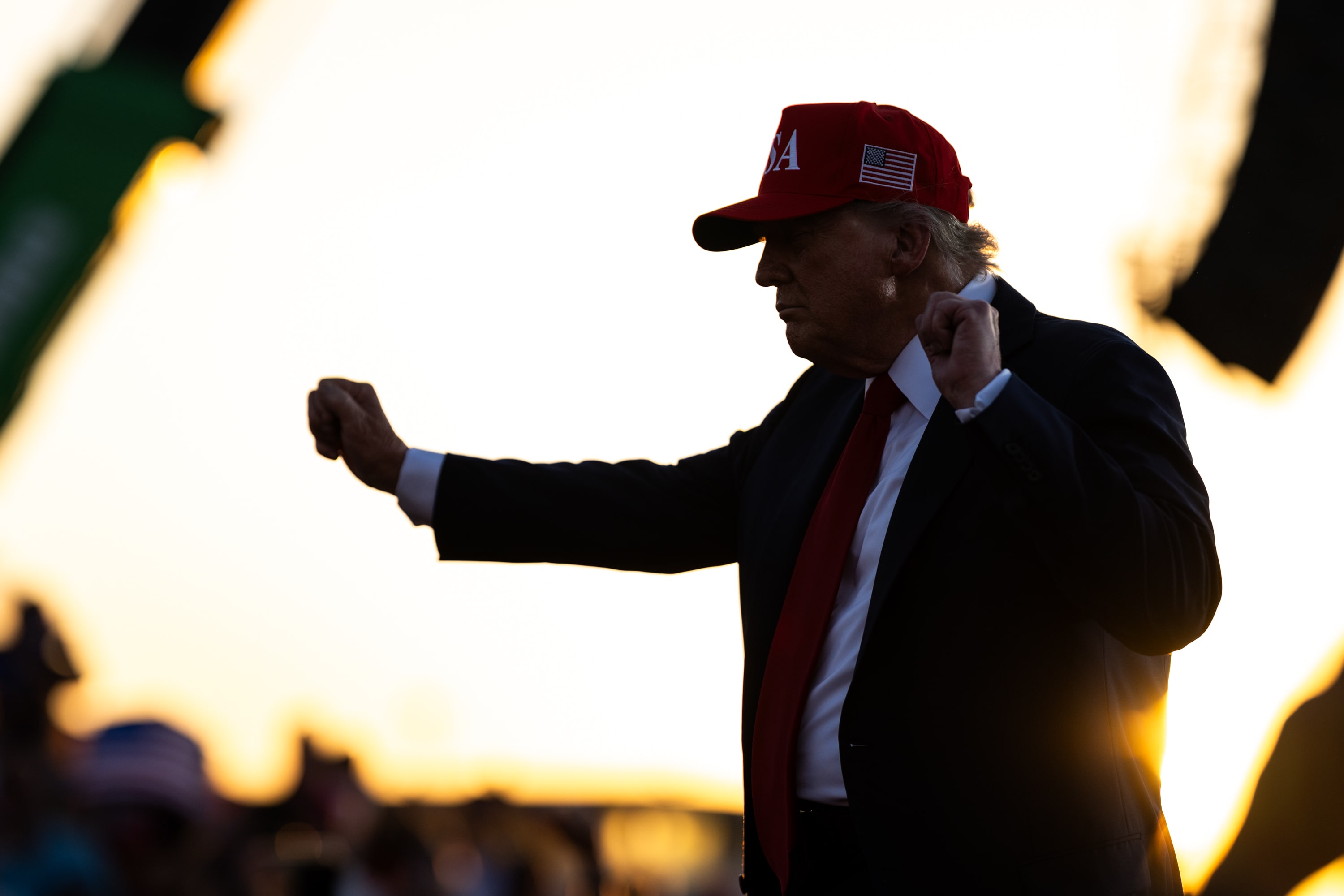 Minister za zdravje z bizarno izjavo: Ni mi jasno, kako je Trump še živ