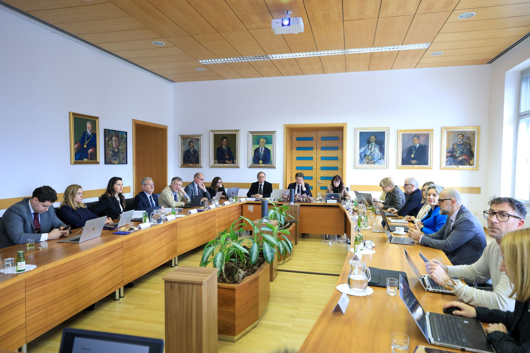 Maribor prevzel vodenje rektorske konference: V ospredju internacionalizacija in težave z zakonom