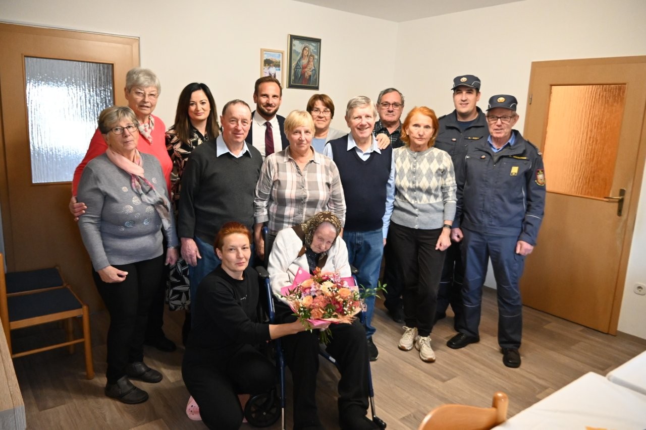 106-letna Katarina razkriva skrivnost dolgega življenja: »Kmečka hrana in delo na zraku«