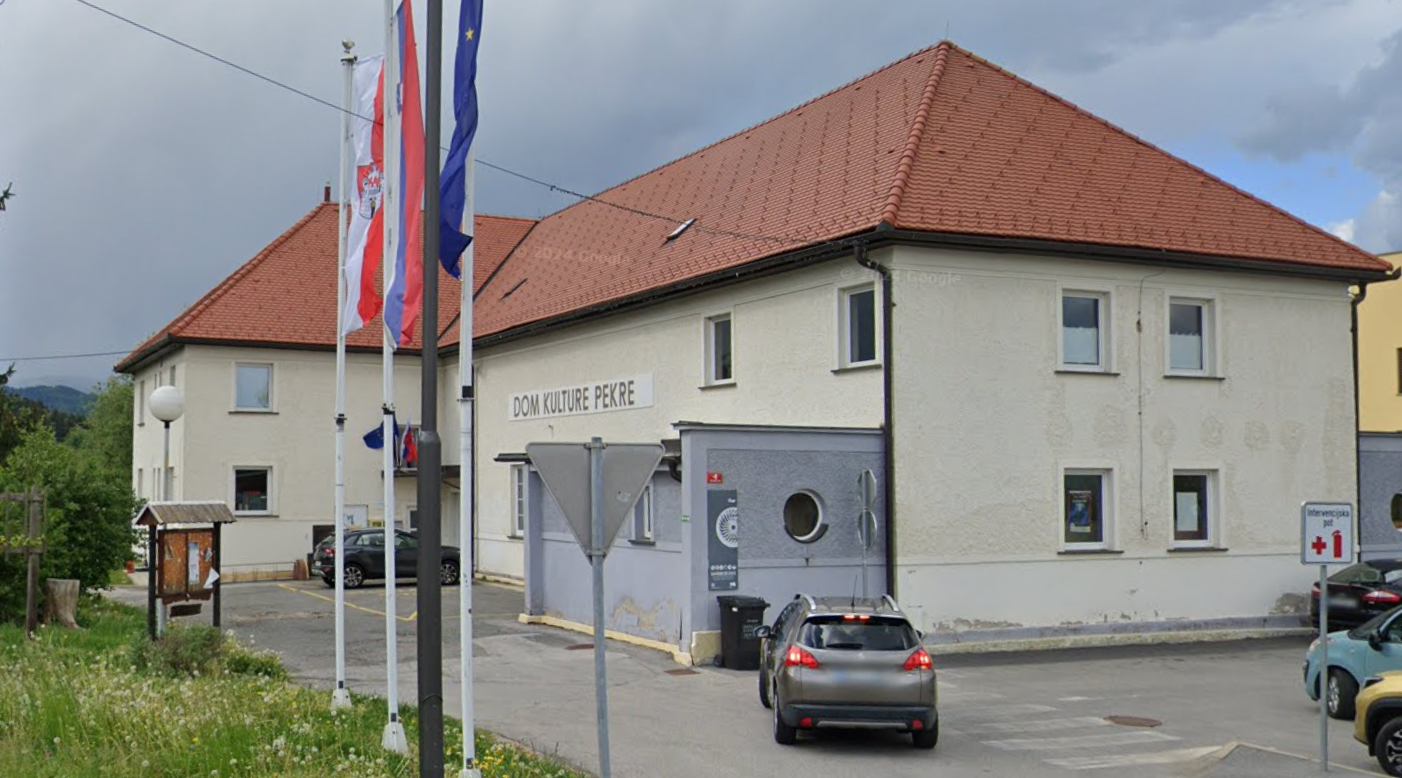 Obnova kulturnega doma v Pekrah in dotrajanih cest: Prioritete, ki še (kar) čakajo na realizacijo