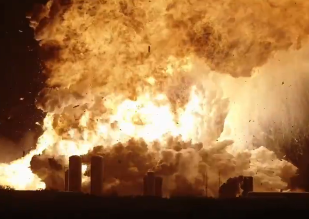 VIDEO: Muskova najmočnejša raketa zaradi katastrofalne okvare eksplodirala