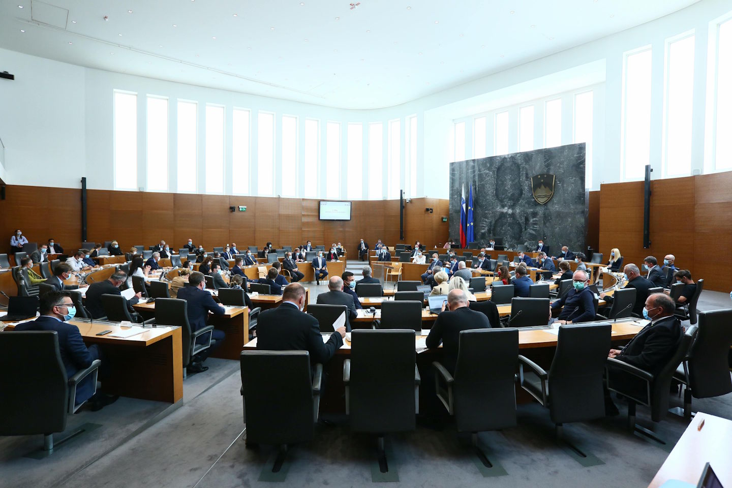 Katere stranke bi prišle v parlament, če bi bile volitve danes?