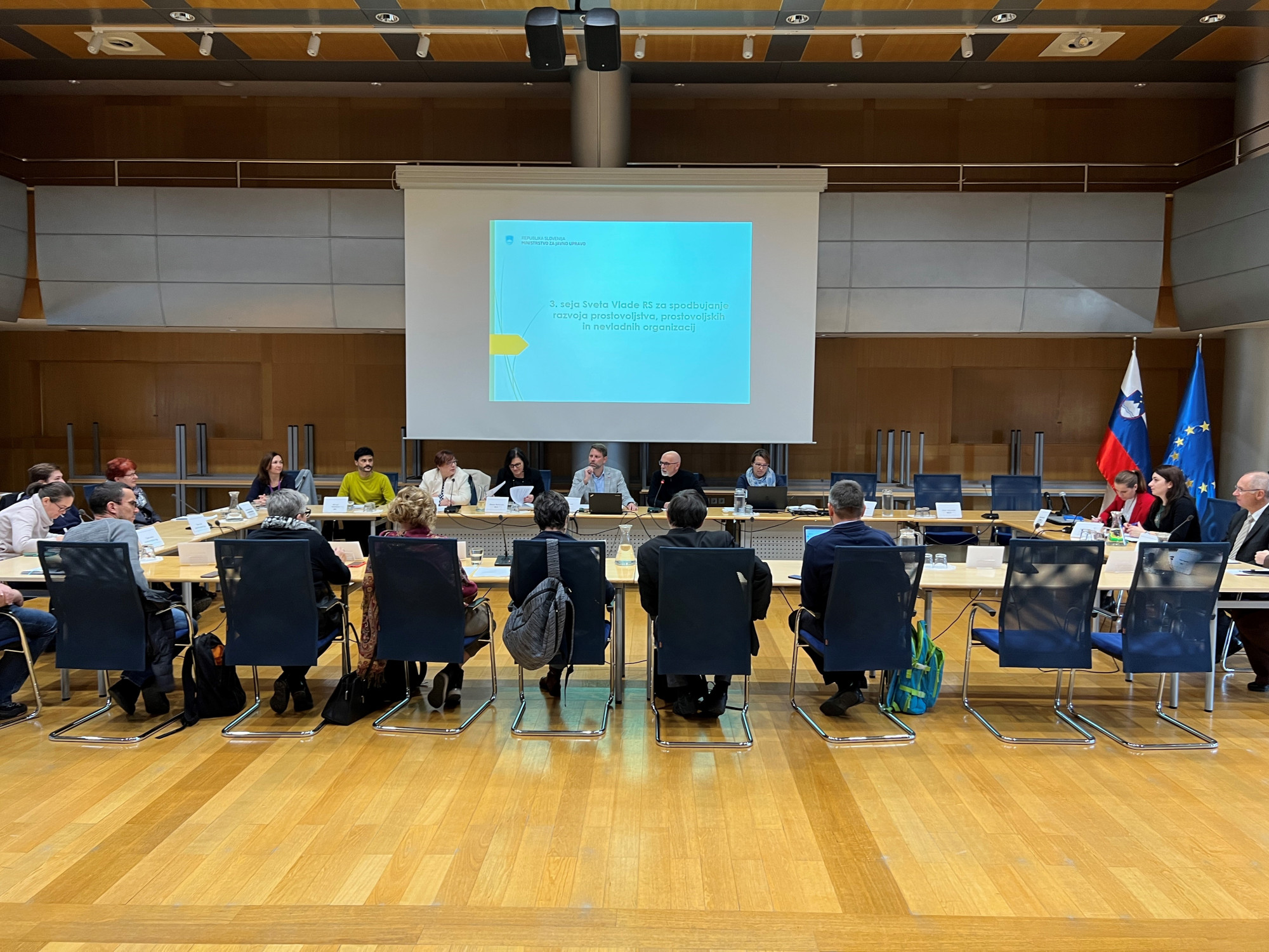 Kako transparentne so slovenske nevladne organizacije?