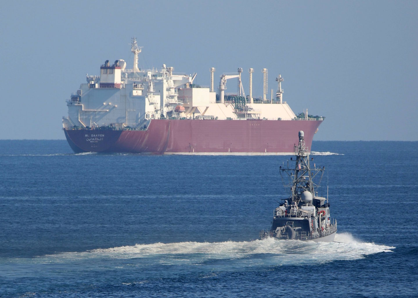 Od Hormuške ožine do vaše pekarne: Zakaj vojna draži tudi vaš kruh?