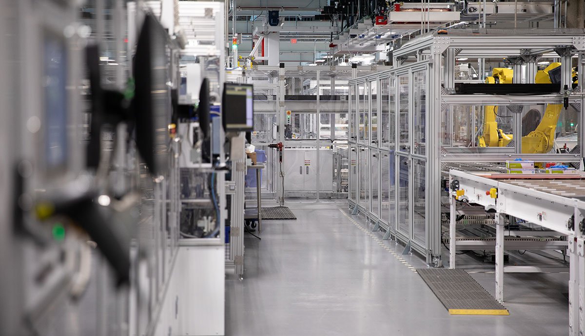 Odpuščanja že junija: Zaradi zaprtja obrata bo okoli 200 Slovencev ostalo brez službe