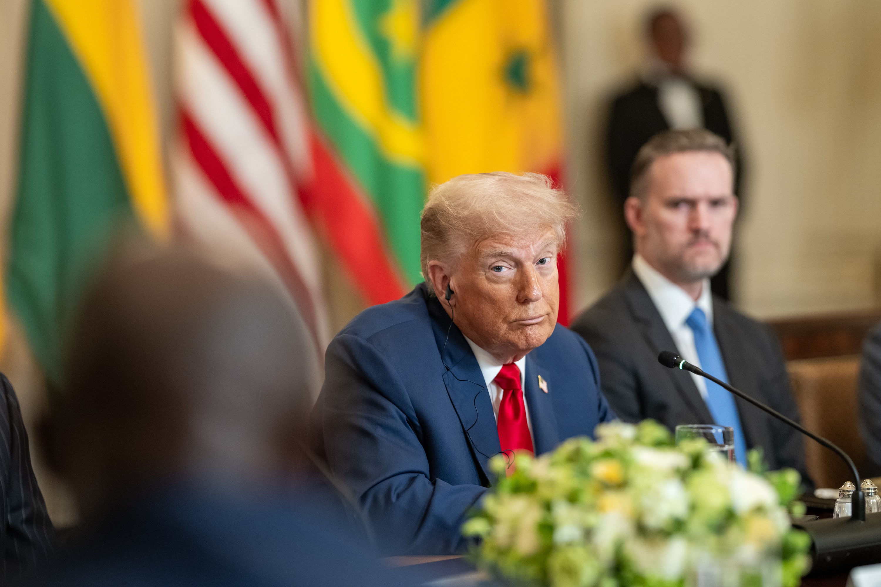 Trump z močno grožnjo: Če se ne bodo lepo obnašali, jih bomo izkoreninili