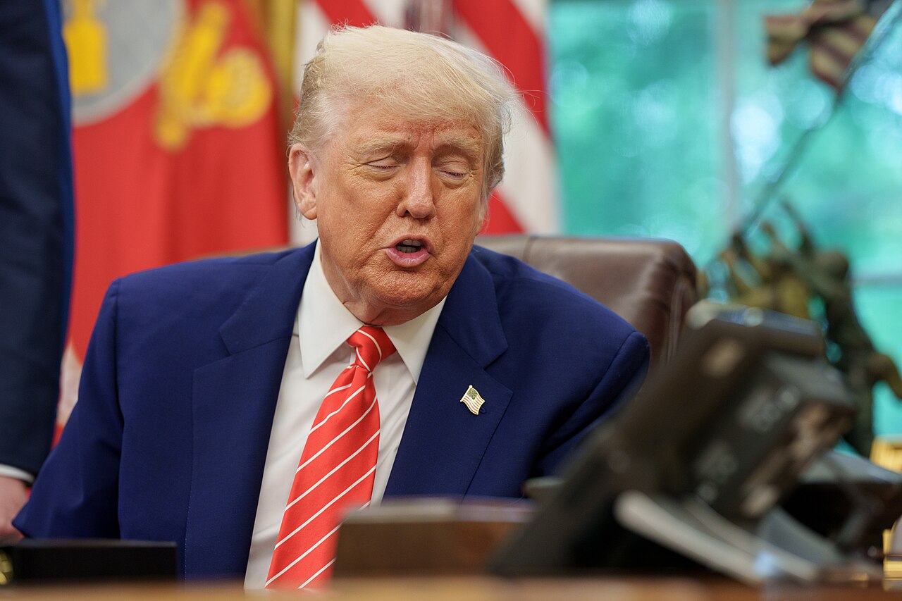 Trump: Dosežen dogovor o popolni prekinitvi ognja