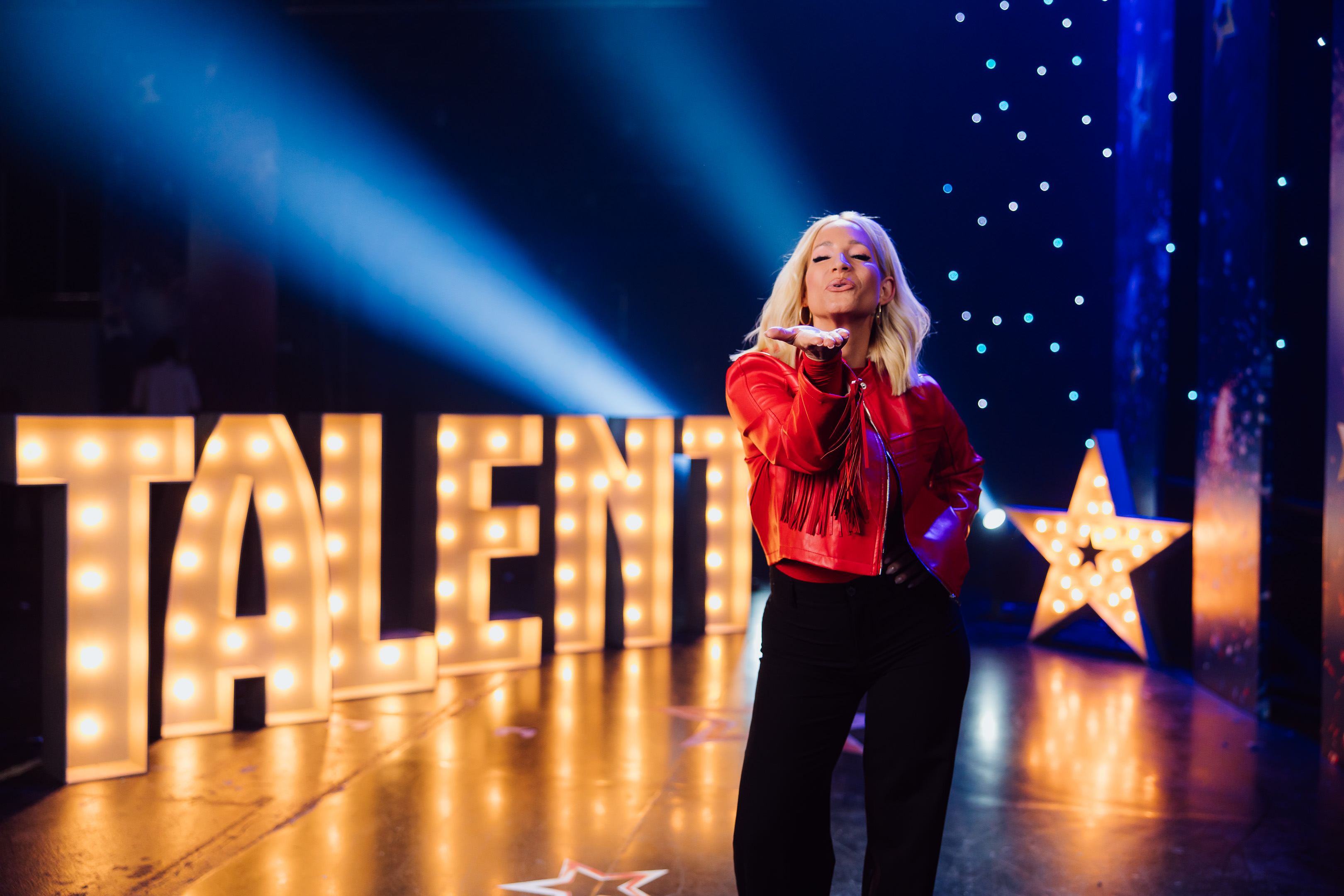 Poznate jo vsi: Ta slovenska pevka bo ocenjevala talente v novi sezoni