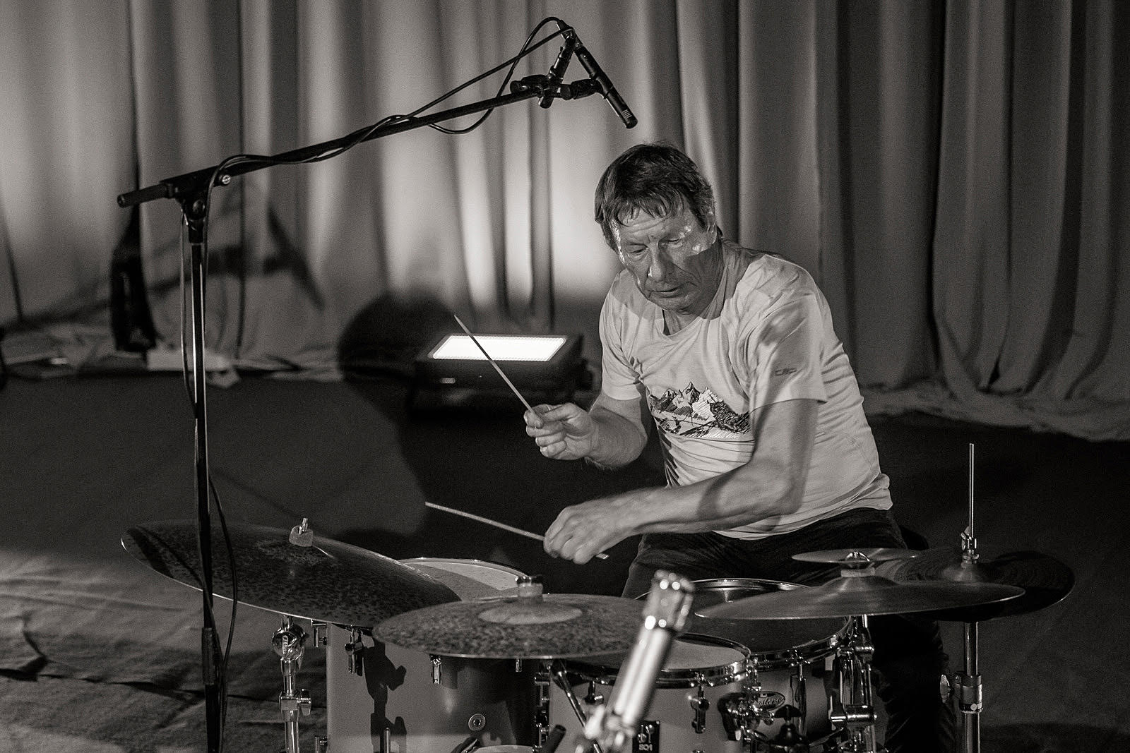 Zlatko Kaučič Kombo z aktualnim projektom »Pogum pogumnih: Free Palestine« premierno v Mariboru