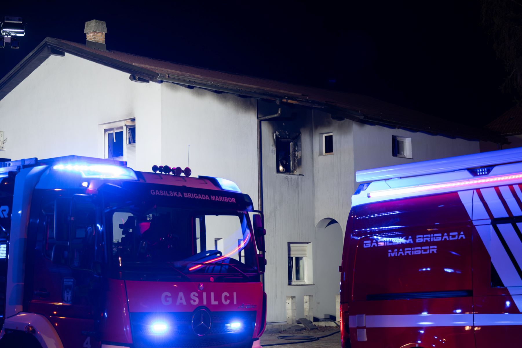 FOTO: Božični požar v Mariboru povzročil veliko materialno škodo