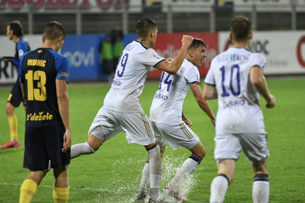 FOTO: Najdaljši štajerski derbi, po nalivu in VAR-u epski preobrat vijoličastih