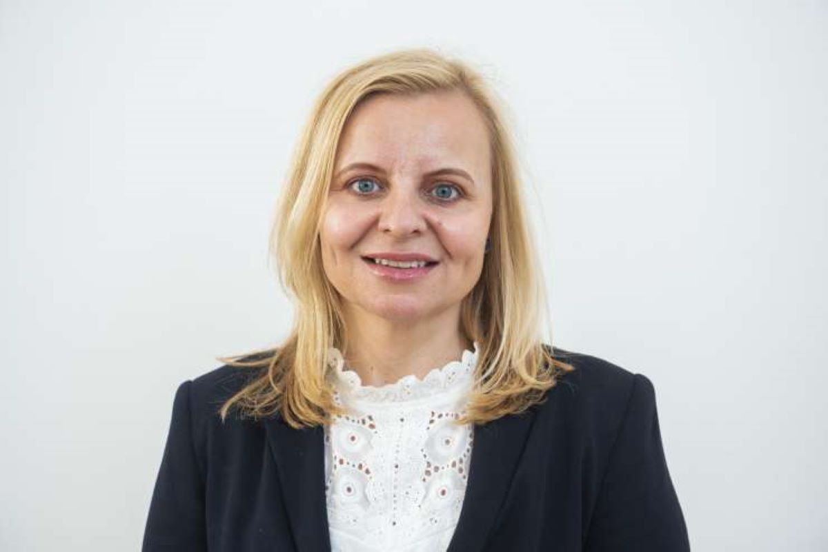 Ožja sodelavka predsednika vlade zapušča poslanske klopi