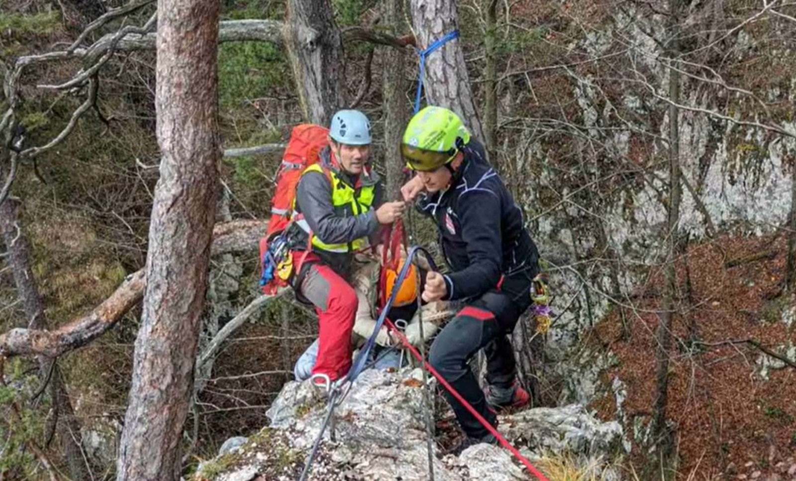 VIDEO: Pogrešano žensko našli v tolmunu pod ferato