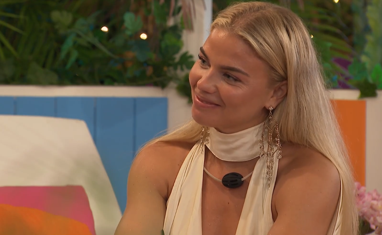 Od nikoder se je pojavila in presenetila: V Love Island prišla Korošica Alja