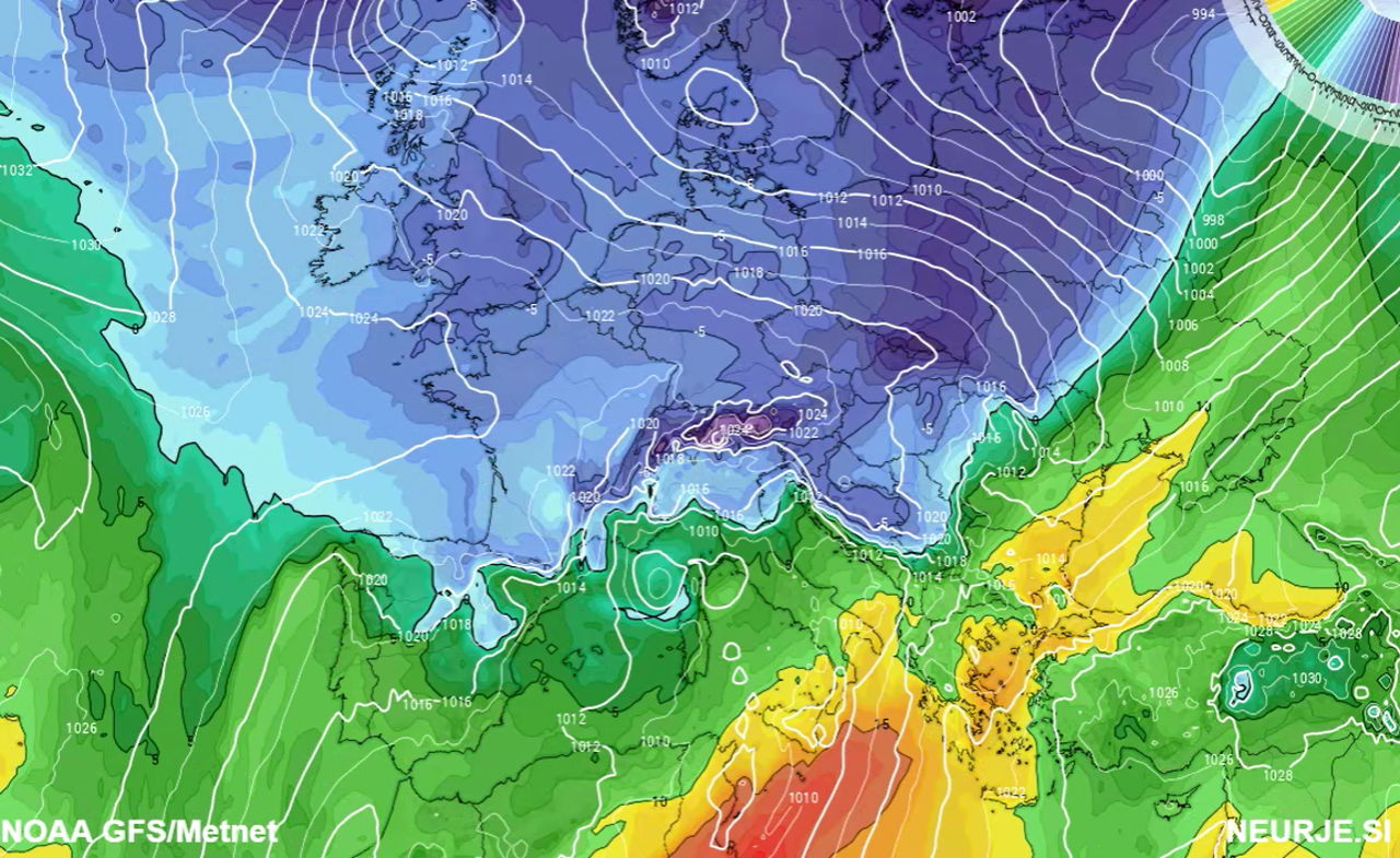 Vremenoslovci napovedujejo prvi resen sneg: Snežilo bo po tudi po nižinah