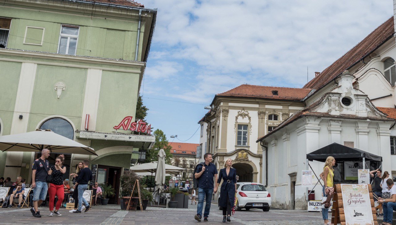 FOTO: FURS zapečatil Astorio zaradi neporavnanih dolgov