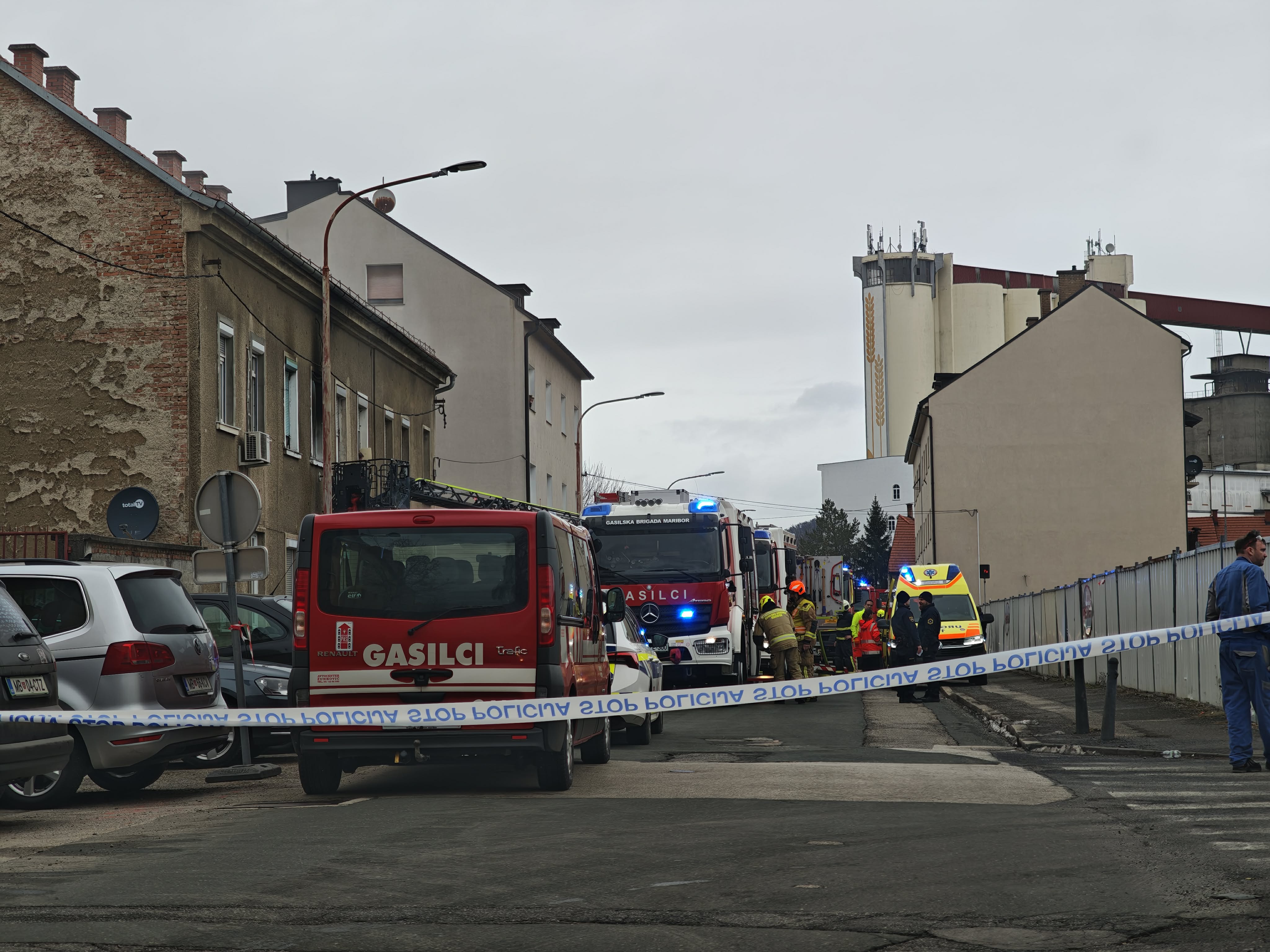 Policija razkrila vzrok včerajšnjega požara v Melju