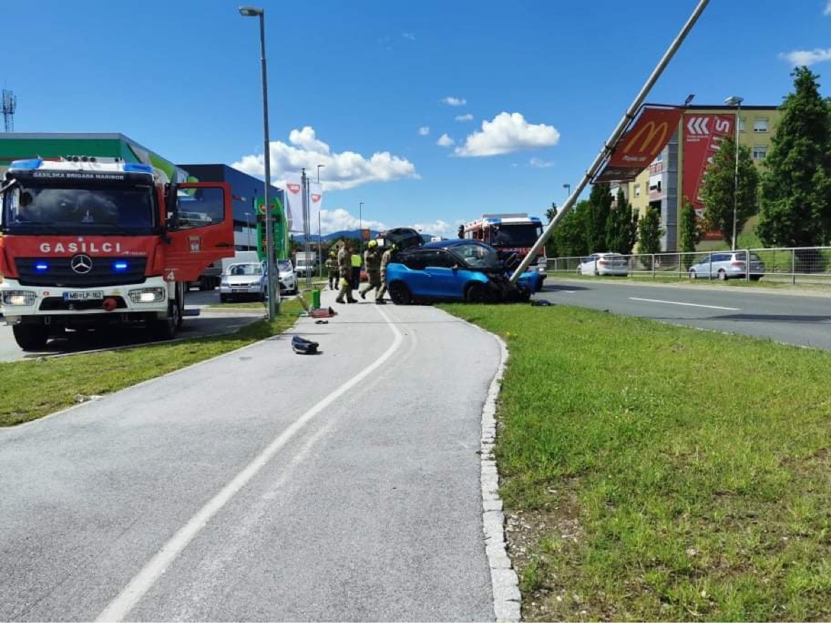 FOTO: prometna nesreča na Ptujski cesti, nastajajo zastoji