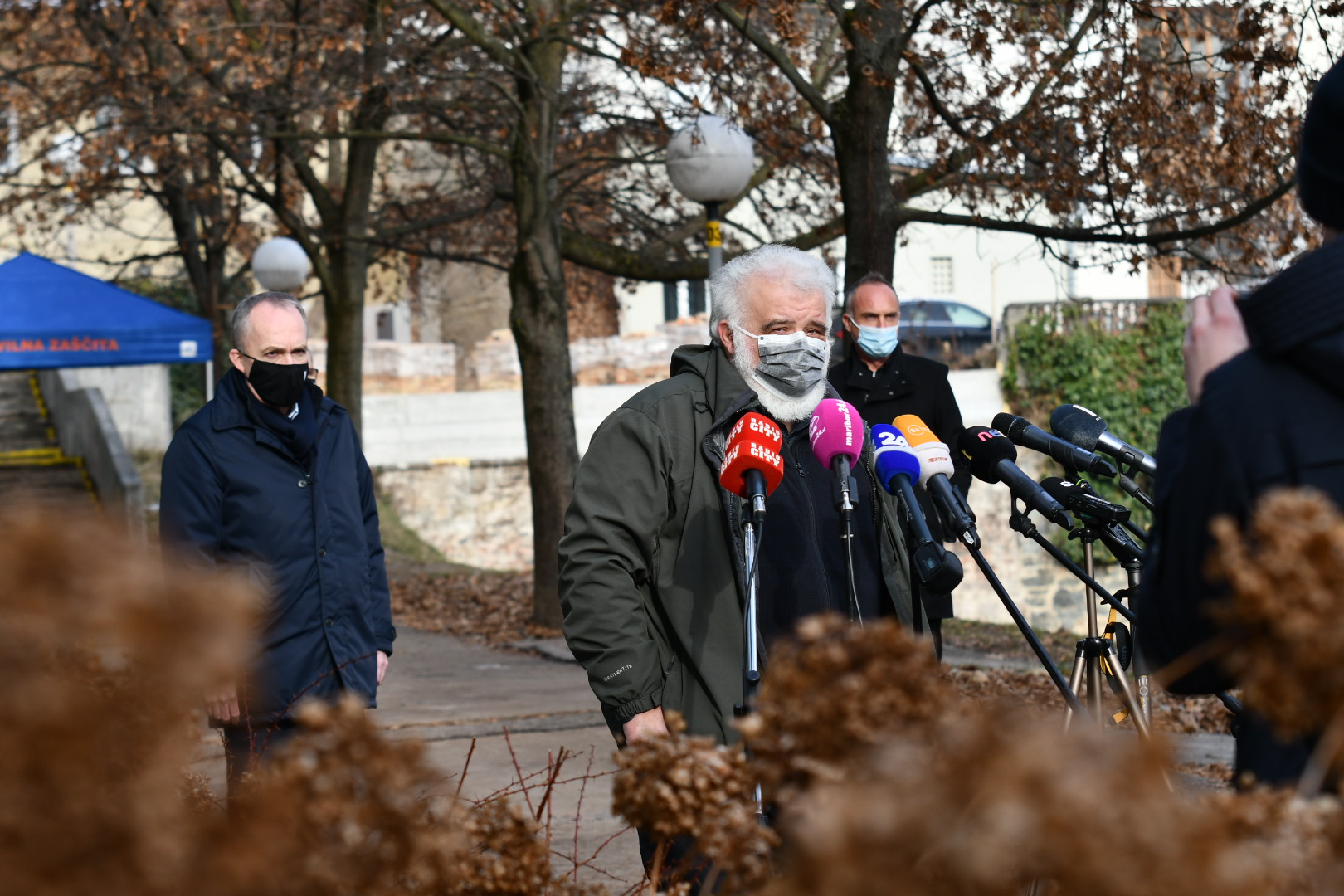 FOTO in VIDEO: Krek v Mariboru: &#8220;Če bo šlo tako naprej, lahko v naslednjem tednu sprostimo že prve zadeve&#8221;