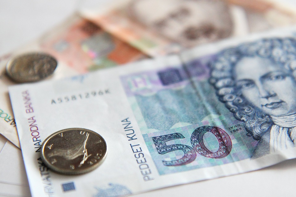 Hrvaške kune bo treba pravočasno zamenjati za evre