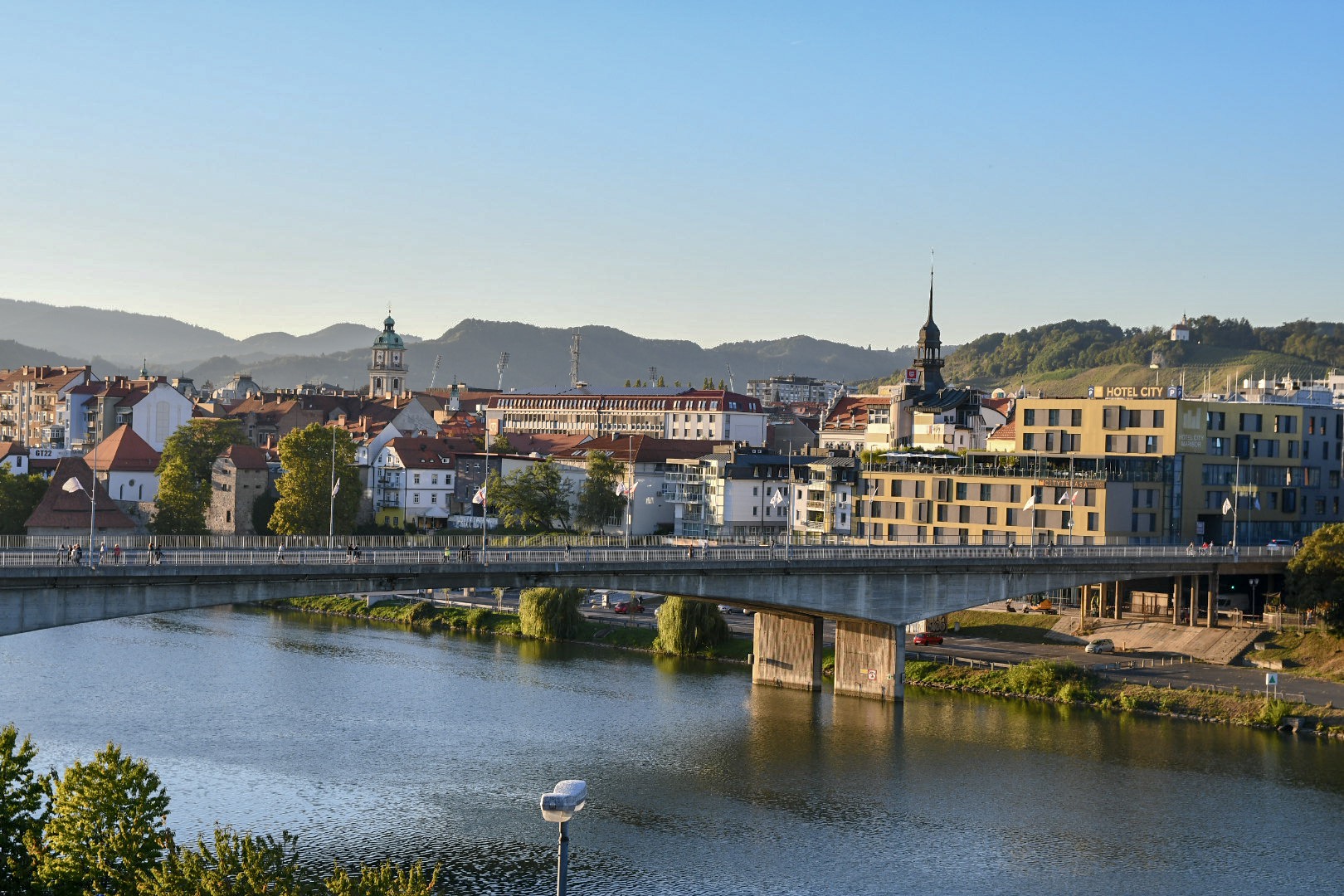 S koronavirusom se je doslej okužil vsak deveti Mariborčan