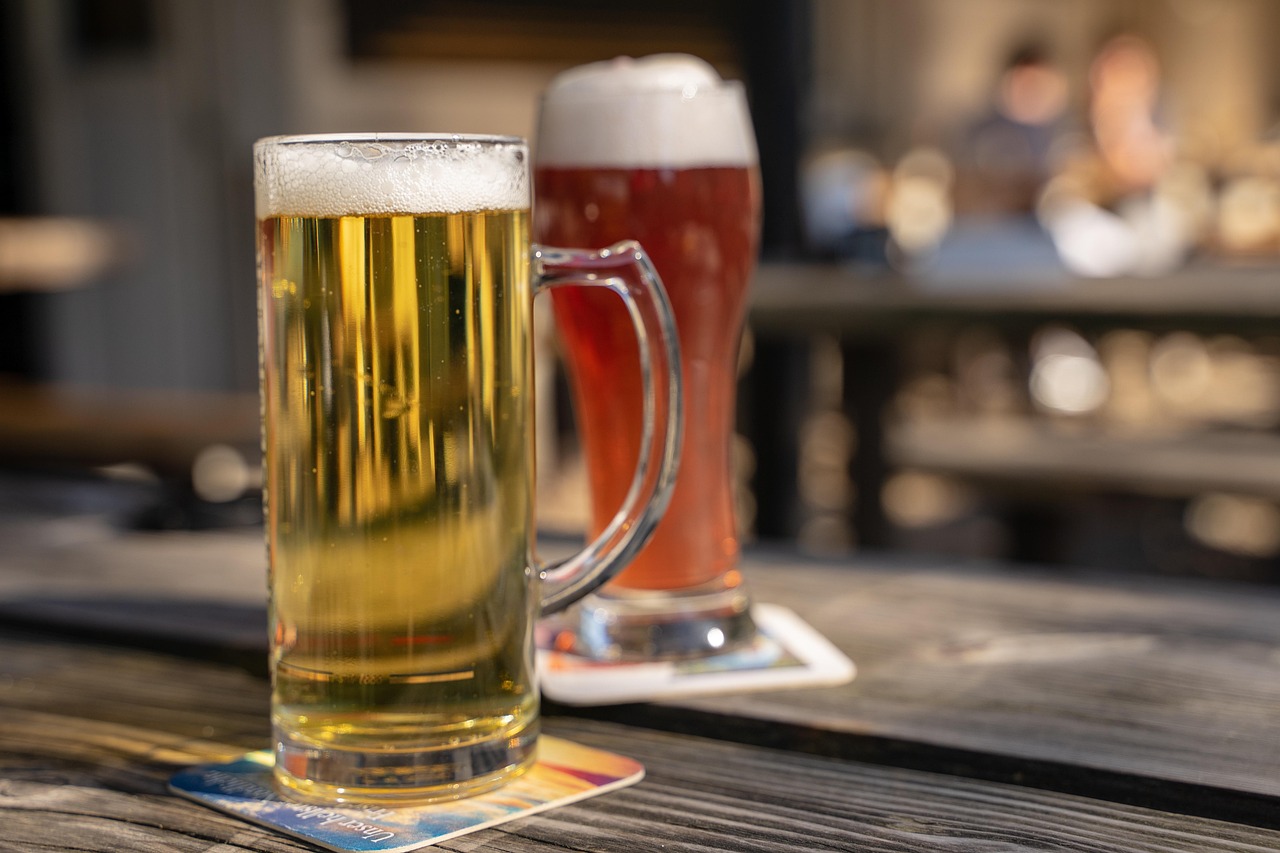 Prvič po desetih letih zvišanje trošarin na alkohol: Koliko dražje bo pivo?