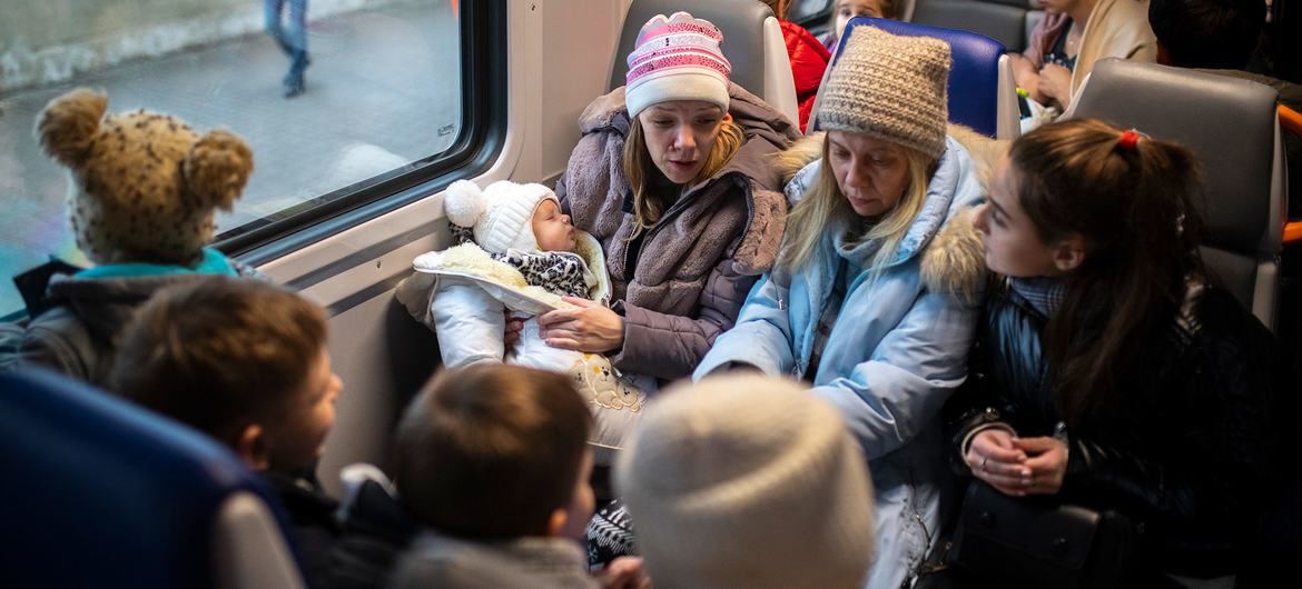Ukrajinske sirote v Slovenijo po praznikih, krajani Slavine želijo čim bolj pomagati