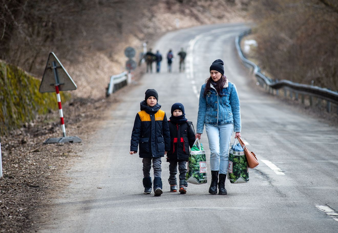 Konec begunske krize? Ukrajinci se množično vračajo v državo