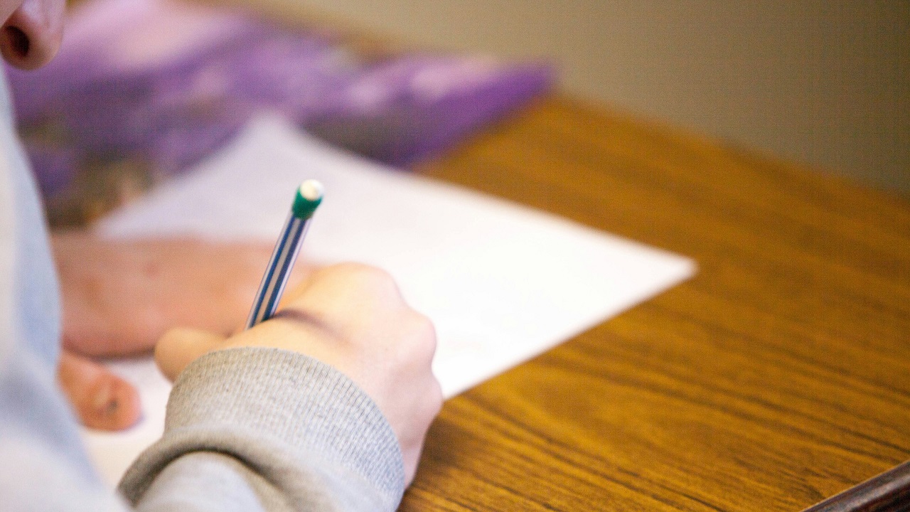 Strm padec znanja slovenščine: Devetošolci na NPZ dosegli precej slabši rezultat kot lani