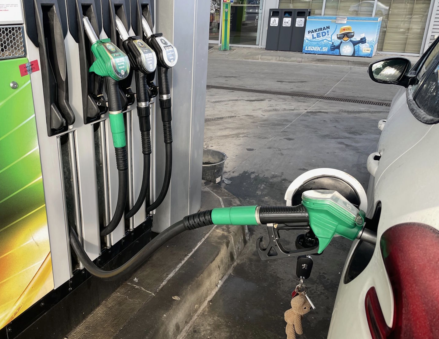 Po kratkem zatišju nove slabe novice: Bencin in dizel bosta dražja