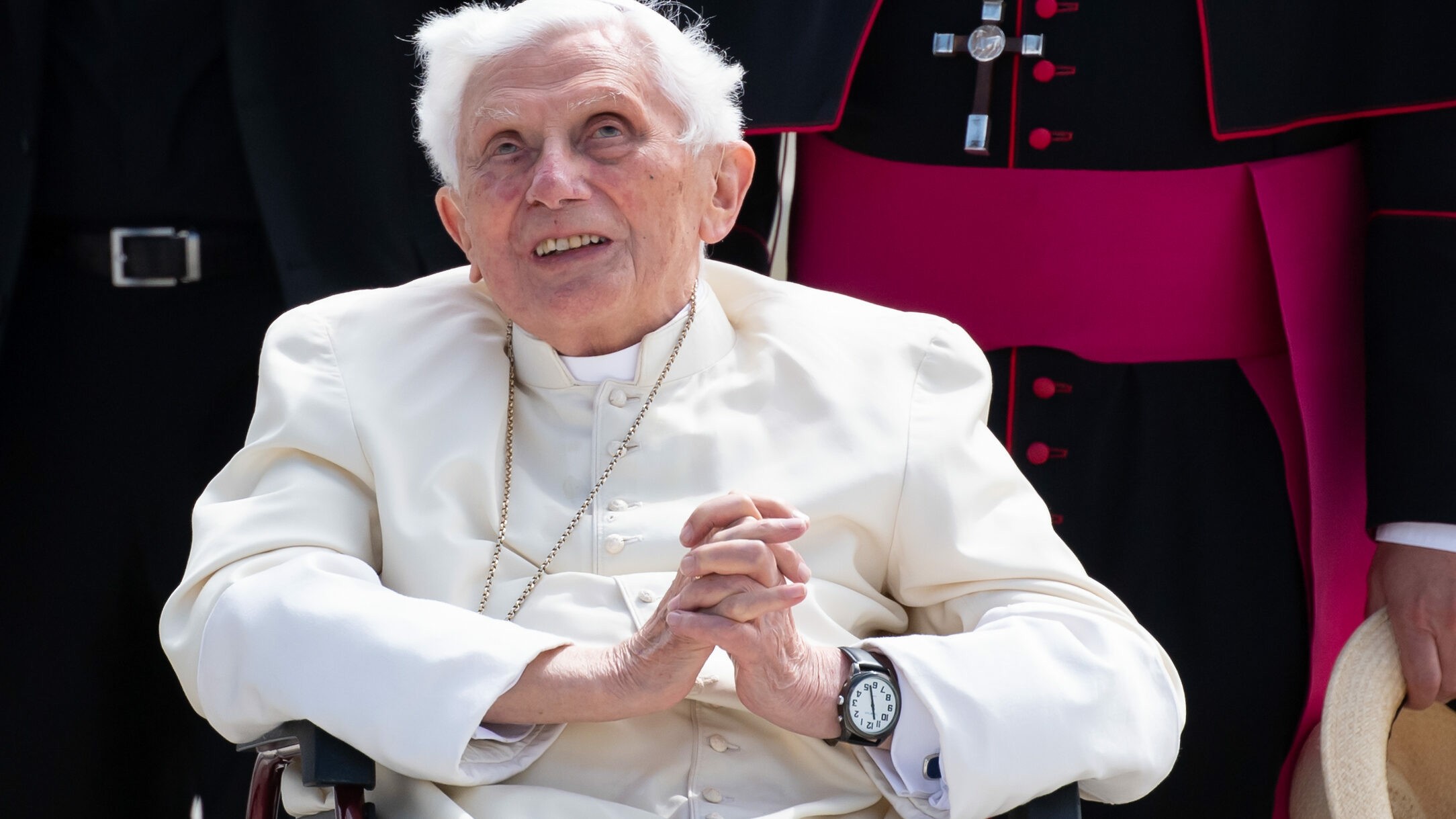 Benedikt XVI. prosil za odpuščanje