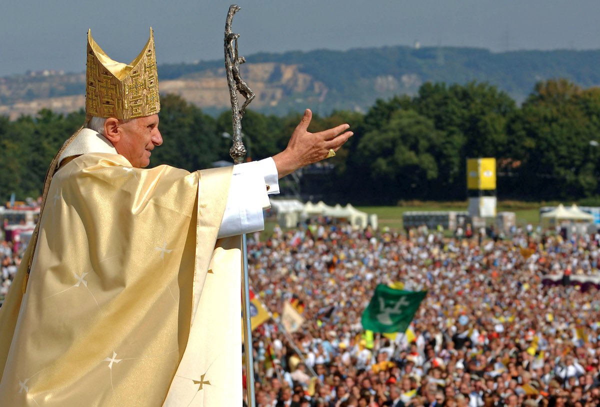 V 96. letu se je poslovil zaslužni papež Benedikt XVI.