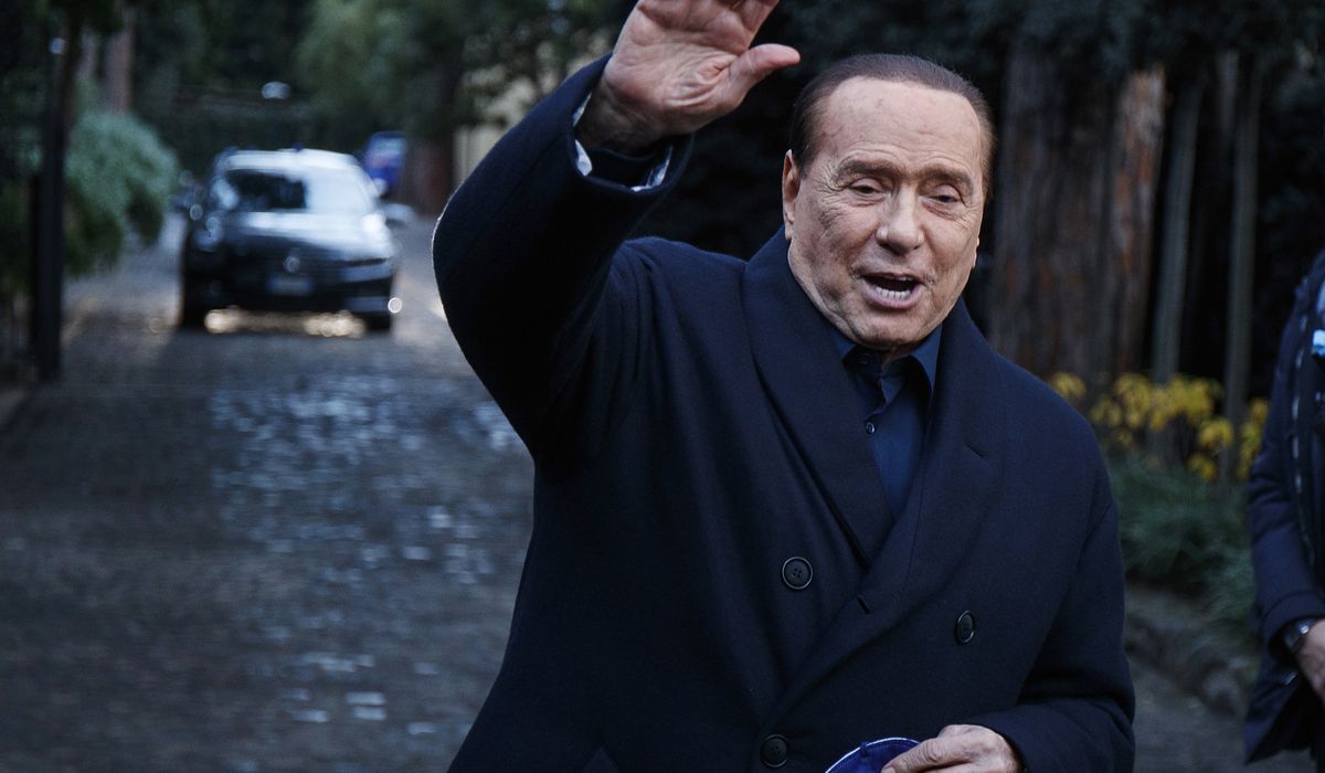 Umrl nekdanji italijanski premier Silvio Berlusconi
