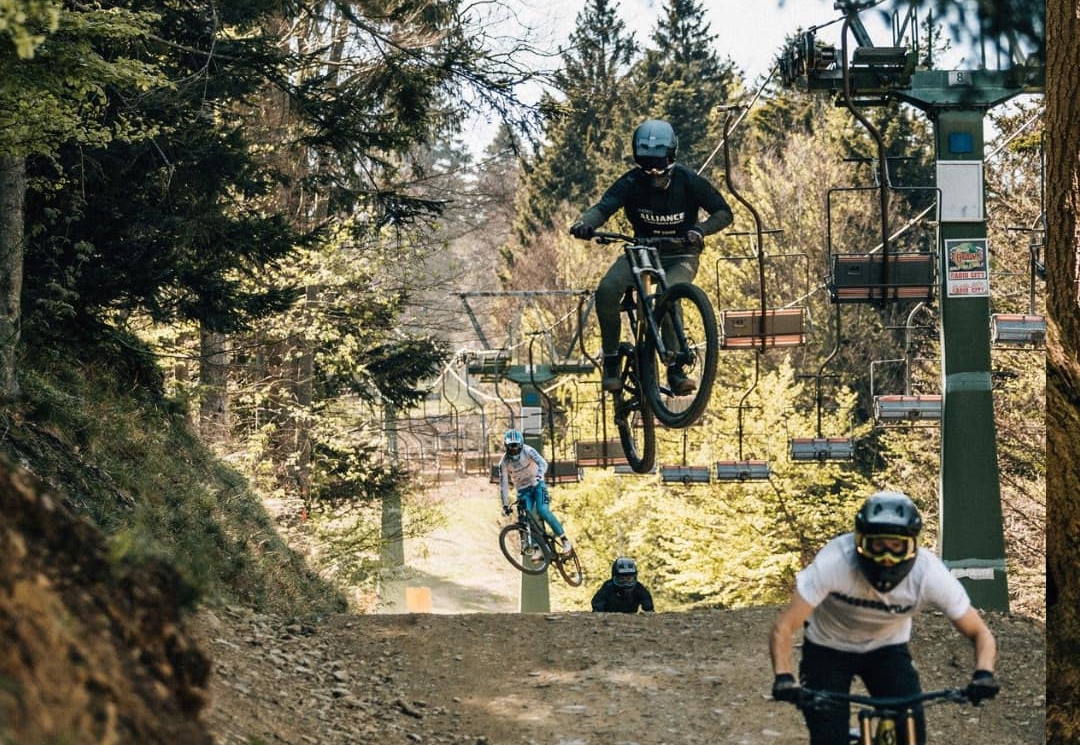 FOTO: Začetek kolesarske sezone na Pohorju, v največjem bike parku v Sloveniji