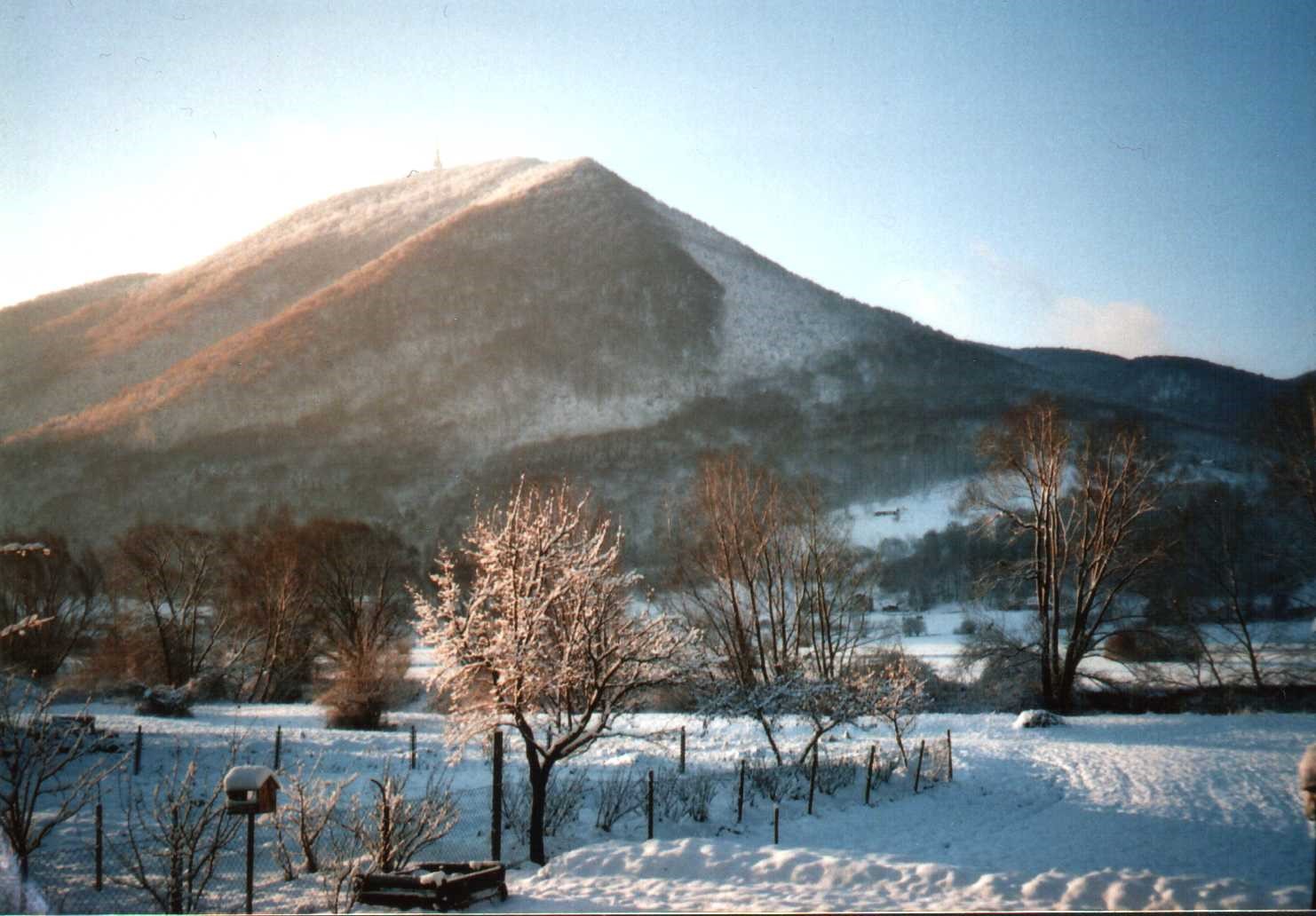 Skrivnosti srednjeveške legende: Je bil sveti gral skrit na tem štajerskem hribu?